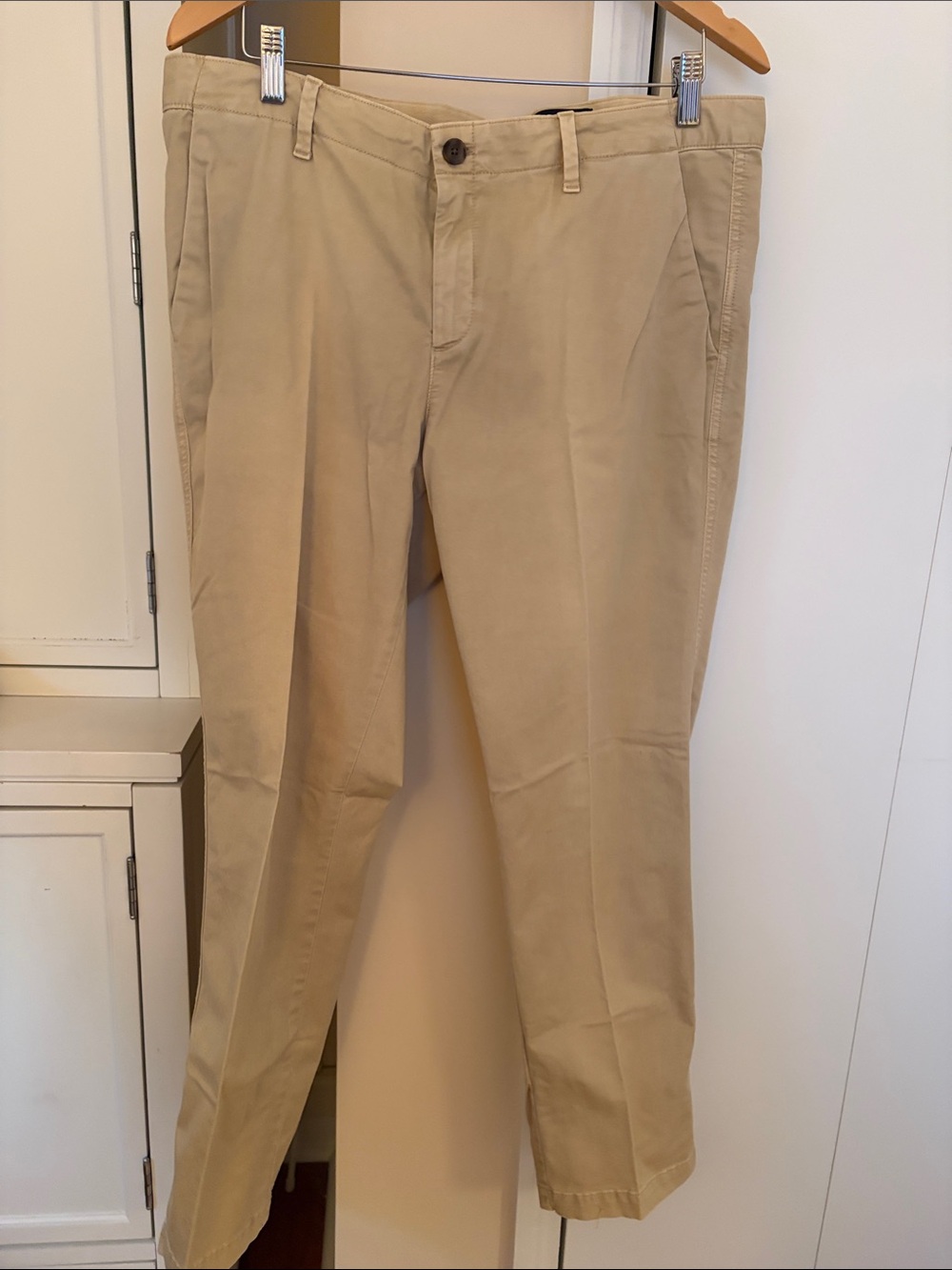 GAP women’s Chinos in Khaki Tan